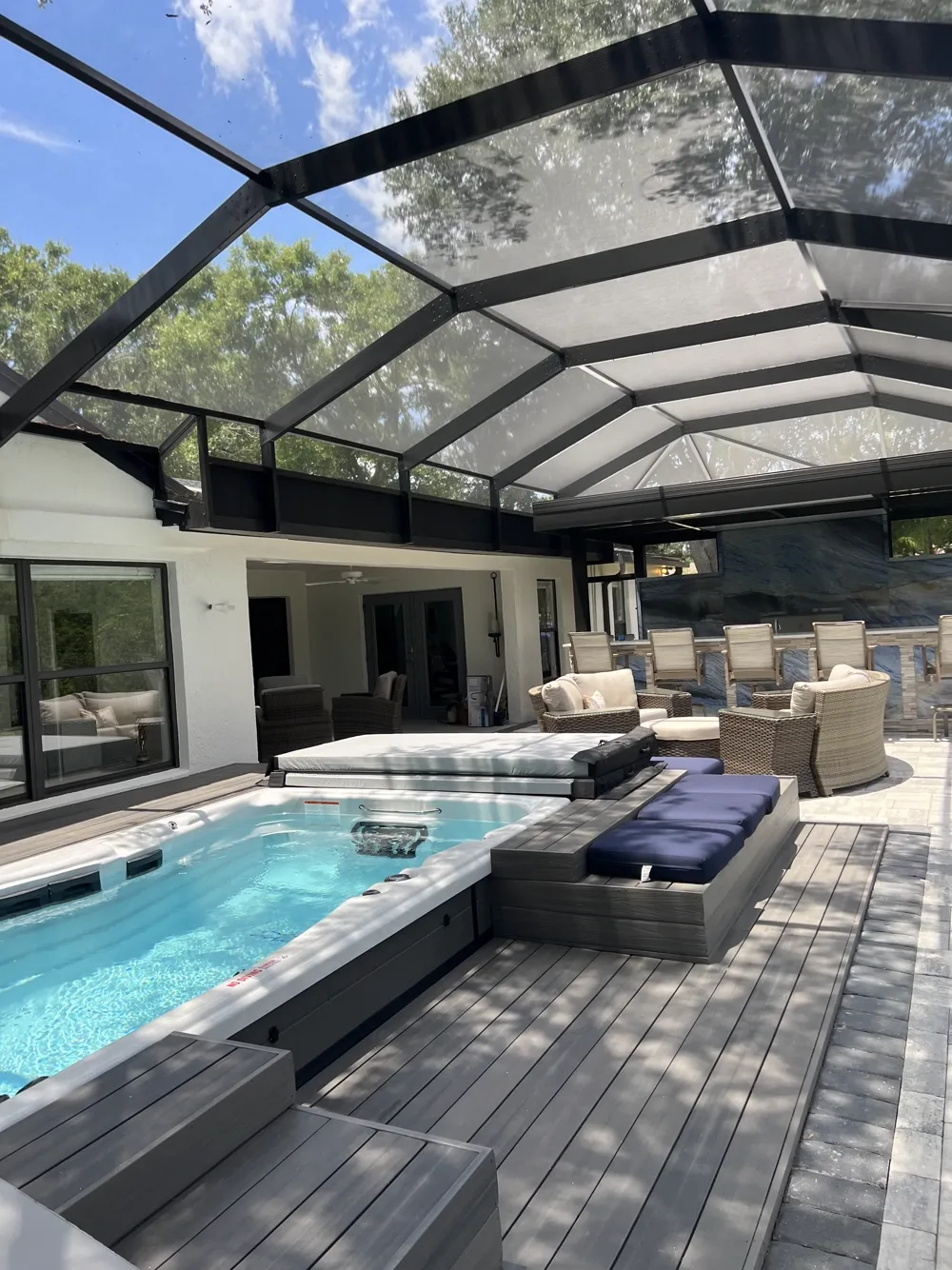 Outdoor living & pools